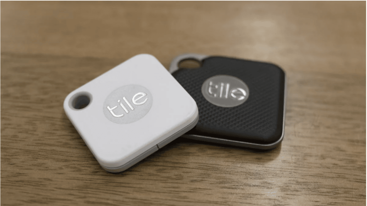 Tile Pro vs AirTag: Comprehensive Comparison Guide - GadgetMates