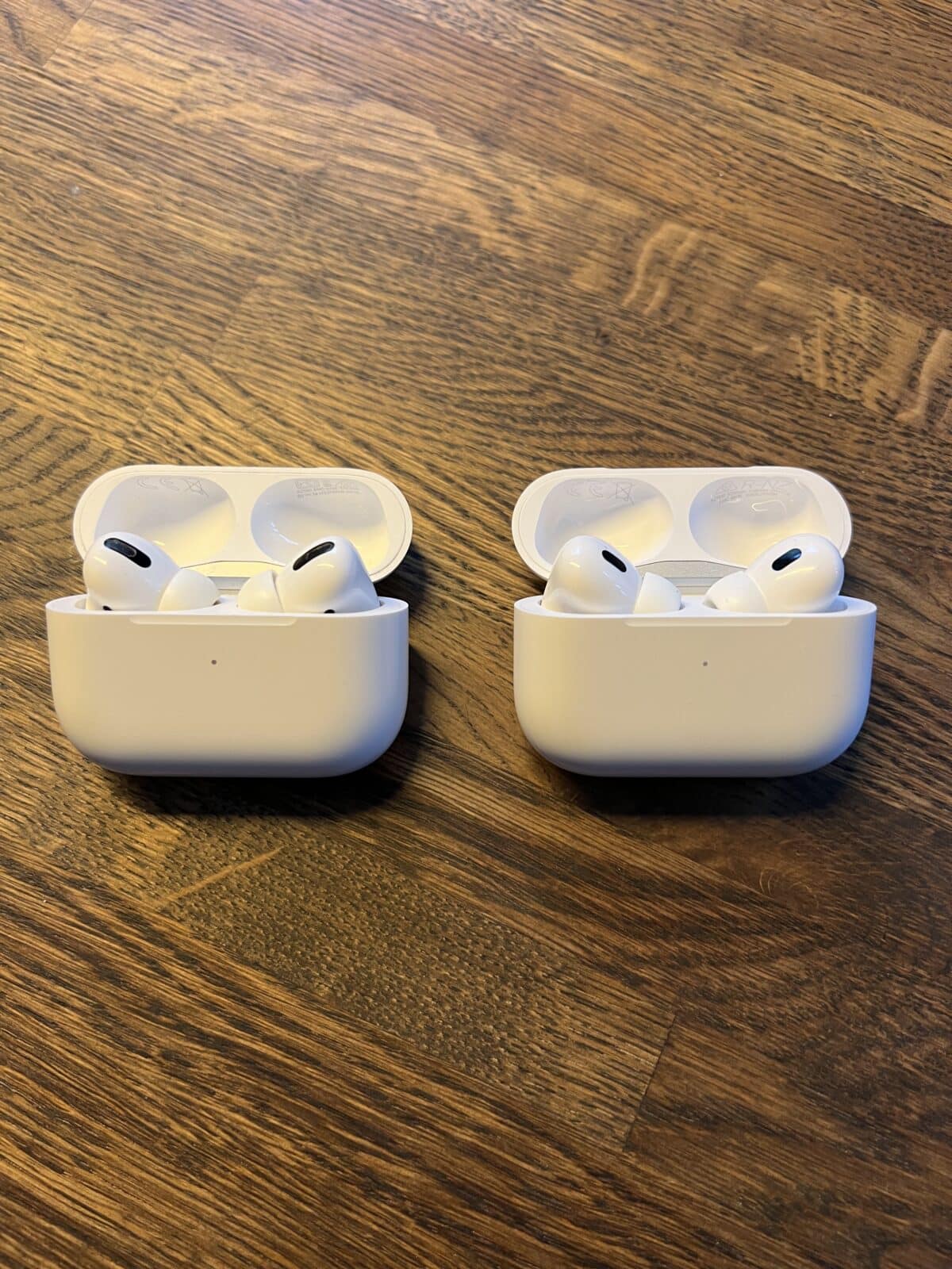 Apple Airpods Gen 1 and Gen 2