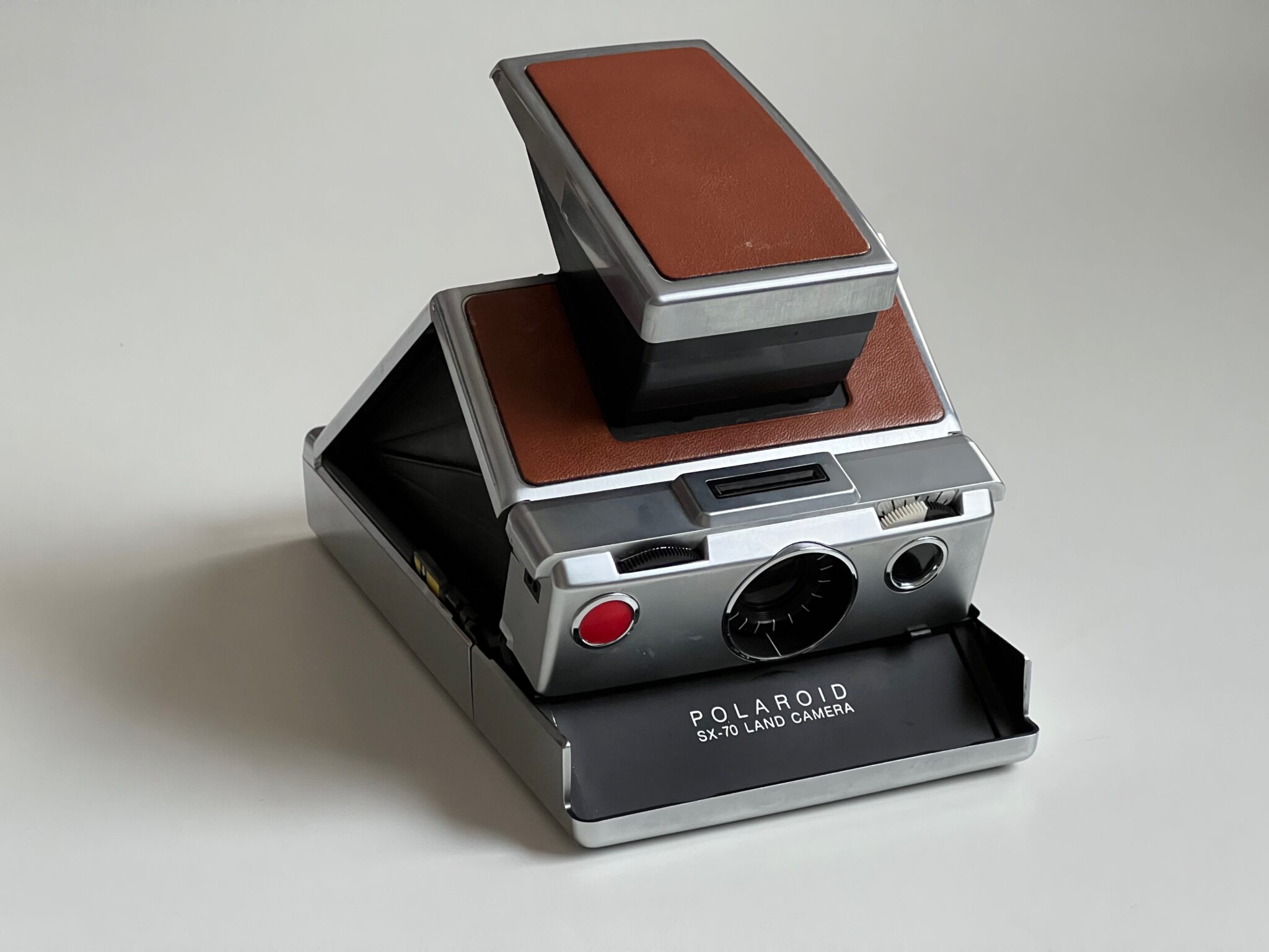 The Polaroid SX 70 A Design Legend Gadget Advisor