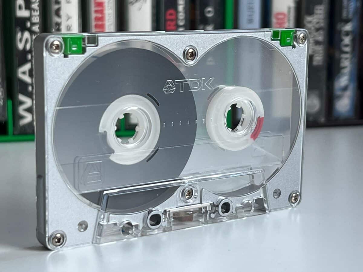 File:Compact Cassette - Maxell XL II-S 100.JPG - Wikimedia Commons