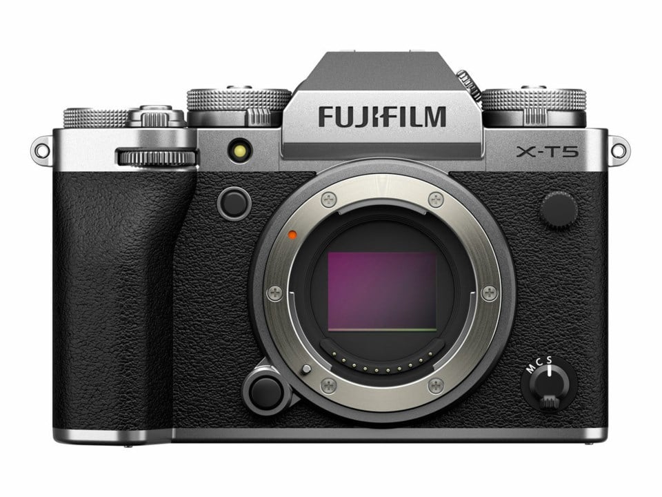 Fujifilm X-T5 body_silver