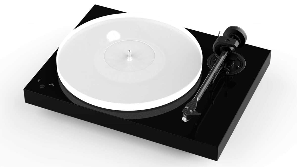 Pro-Ject X1 B turntable