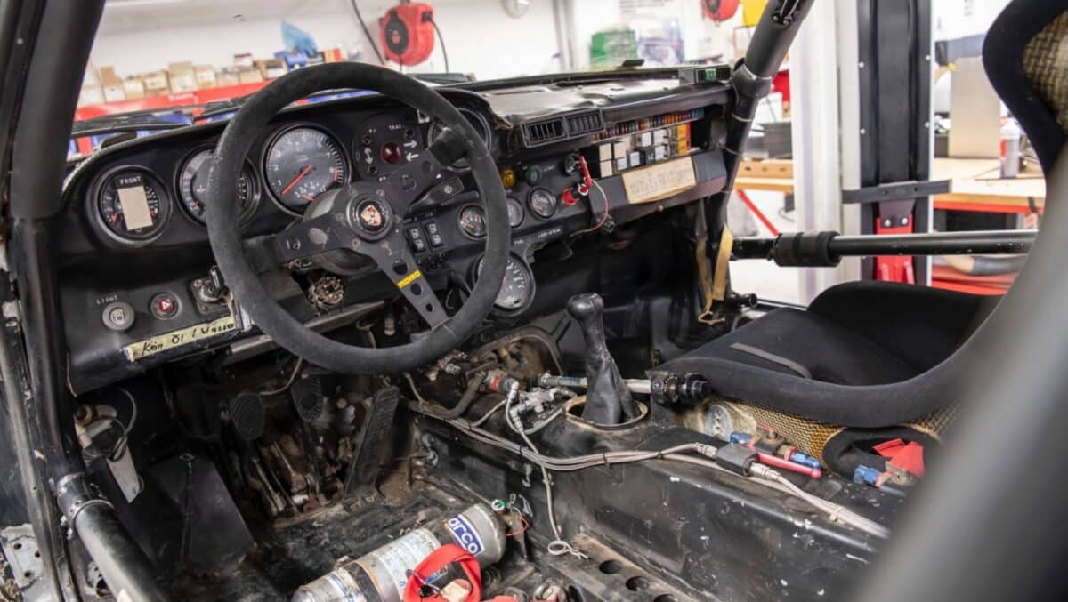 Porsche_959_Paris_Dakar_restoration