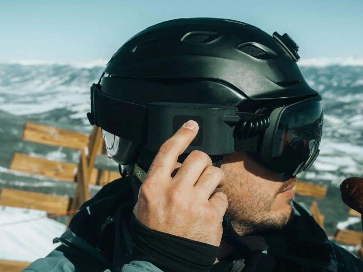 Rekkie releases ski goggles with HUD
