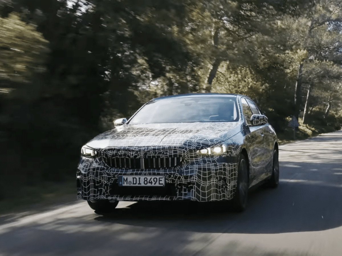 BMW i5 can change lanes with a head movement