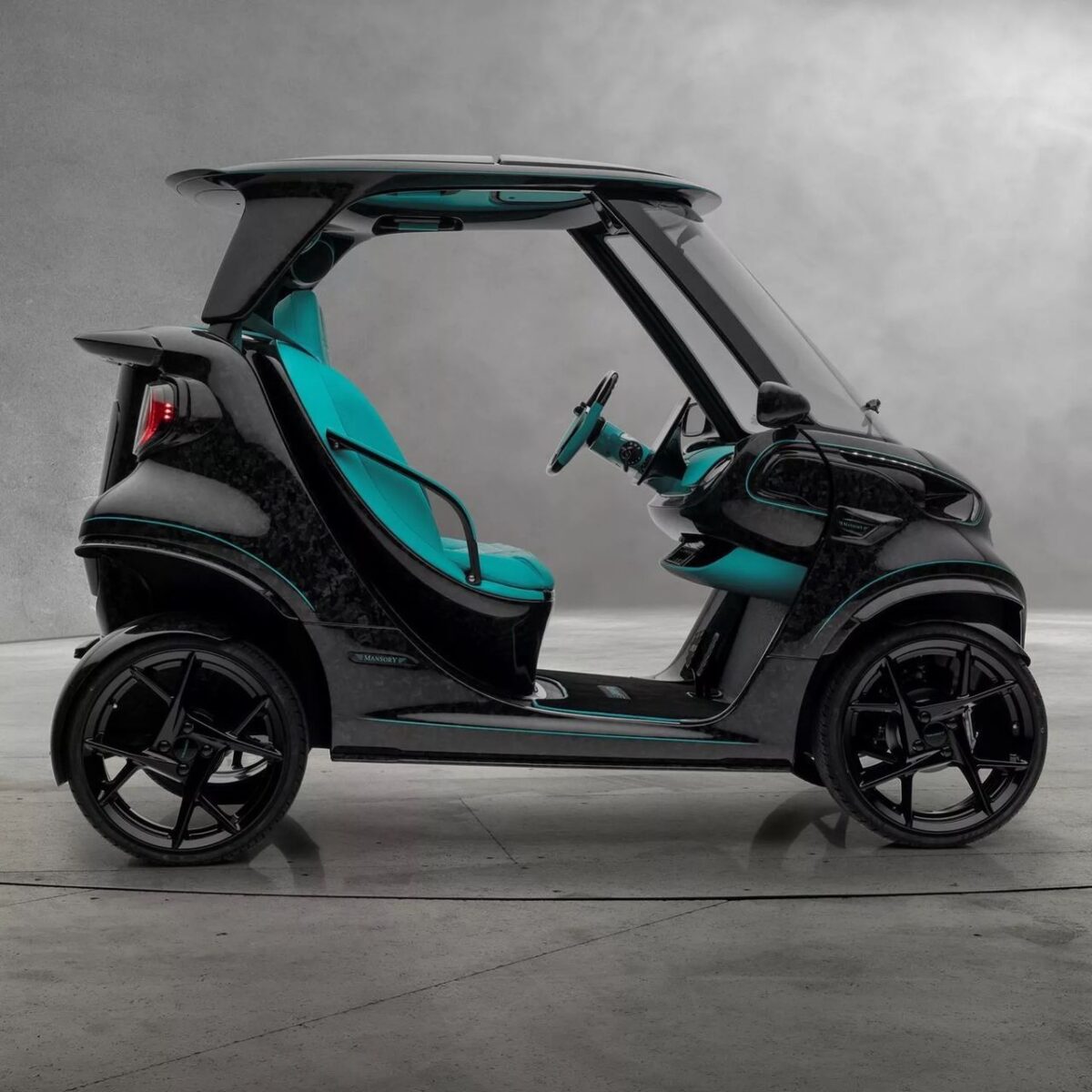 10-HP Golf Cart