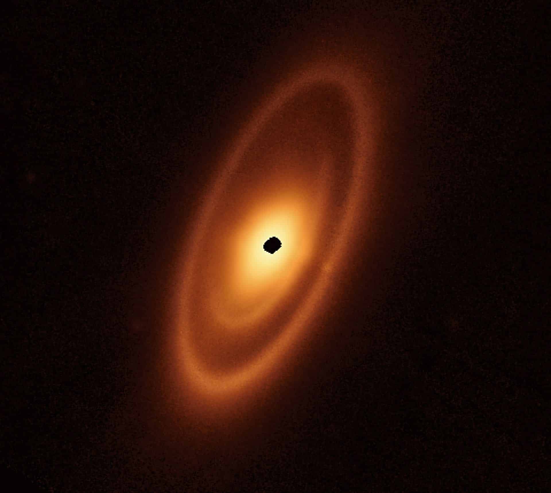 James Webb photographs asteroid belt around star Fomalhaut
