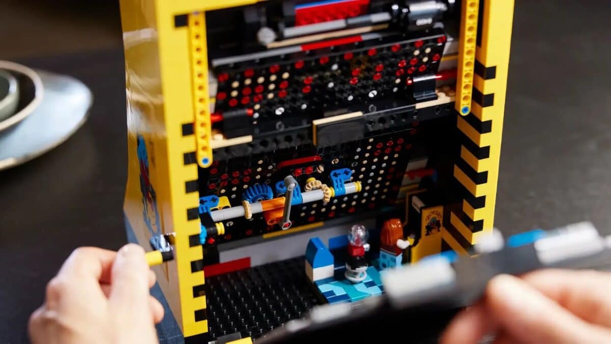 Lego arcade game Pac-Man