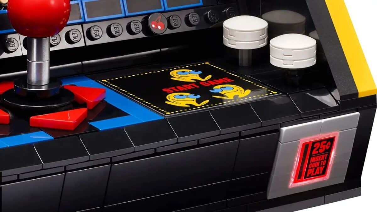 Lego arcade game Pac-Man