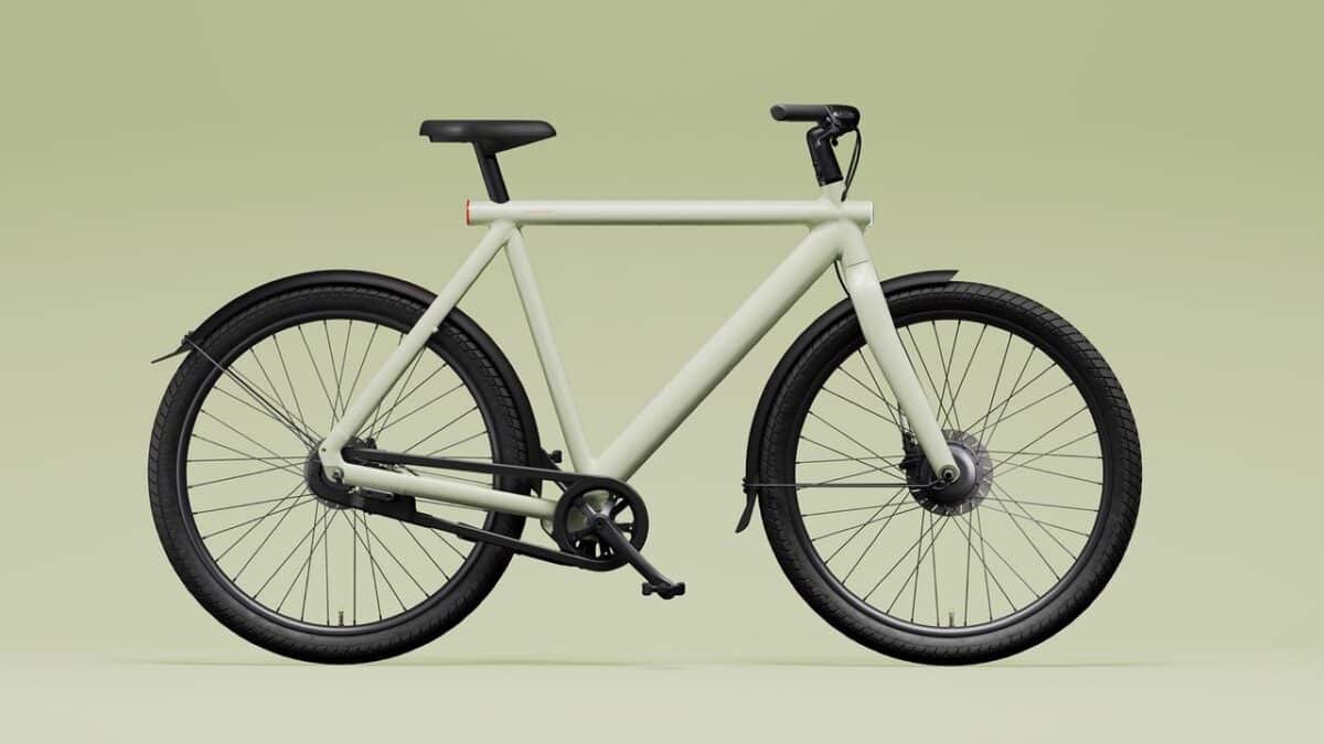 VanMoof S4 and X4