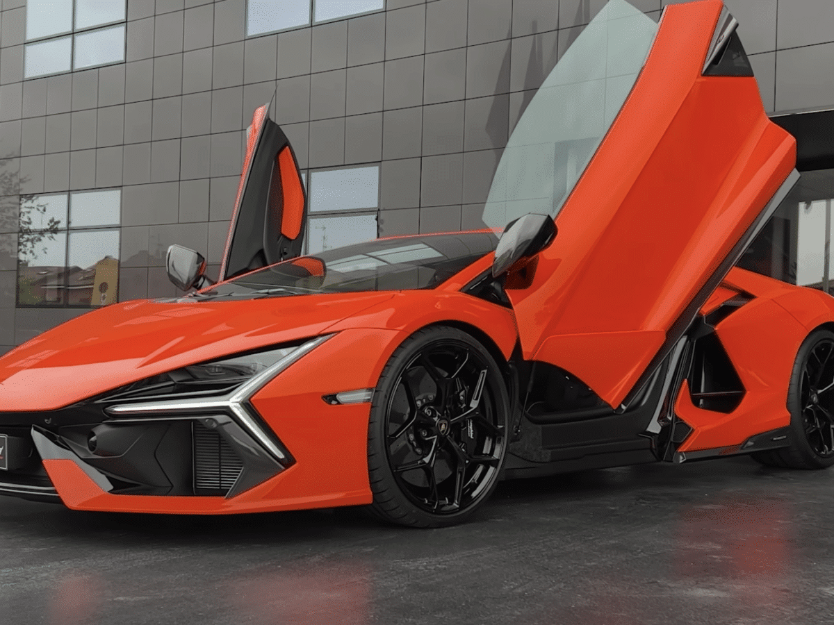 A closer look at the Lamborghini Revuelto