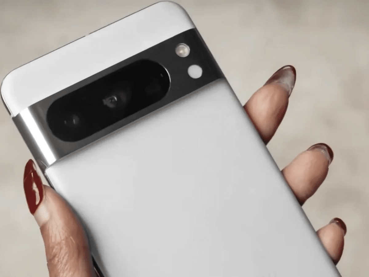 Images of Pixel 8 Pro leaked