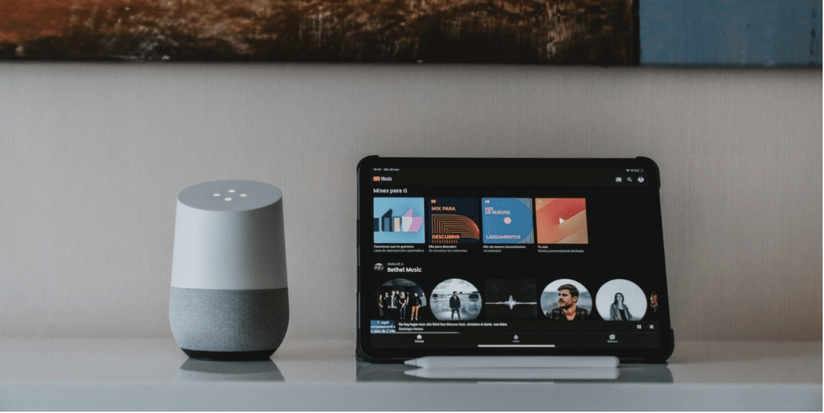 Key Differences Between Smart Speakers and Smart Displays