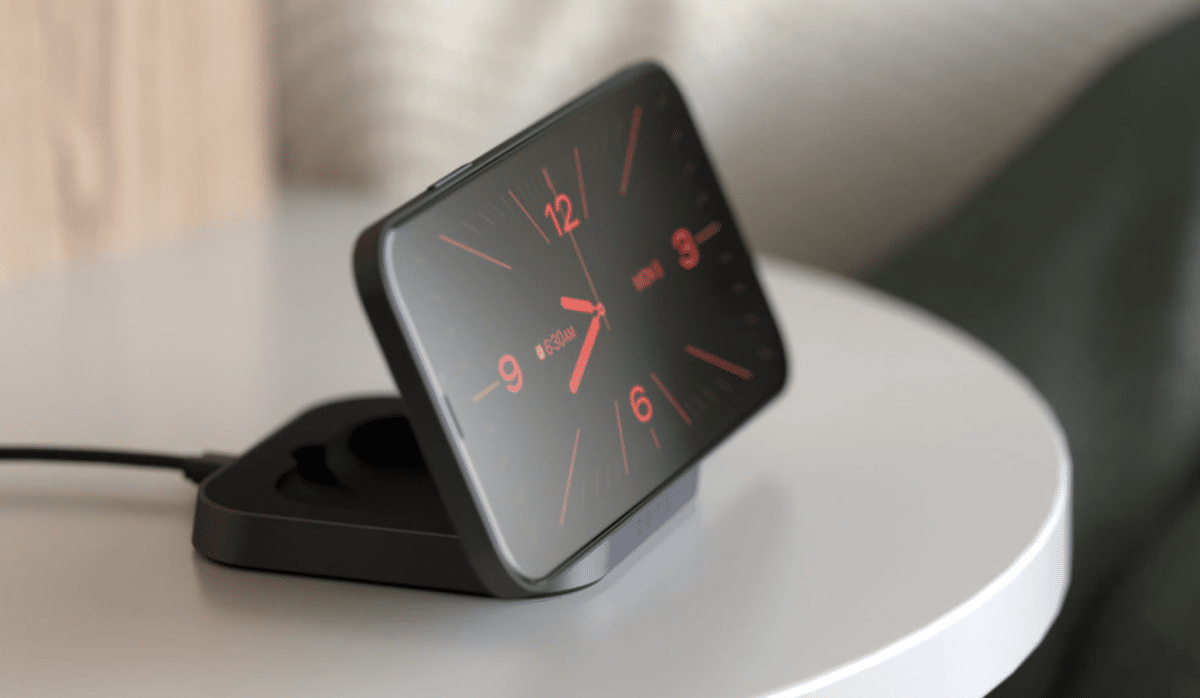 Turn your iPhone into an alarm clock