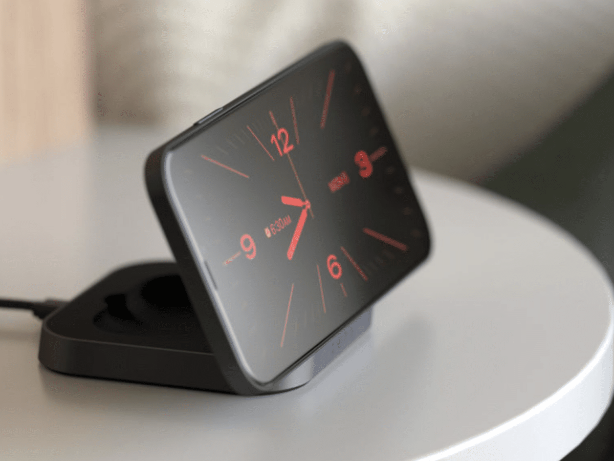 Turn your iPhone into an alarm clock