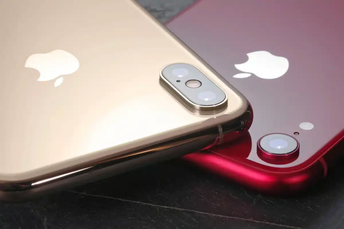 iphone XR and XS