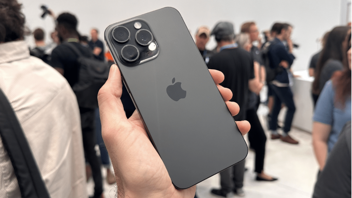 iPhone 15 fiyatları belli oldu! Türkiye gene şaşırtmadı: En pahalı iPhone Türkiye'de!