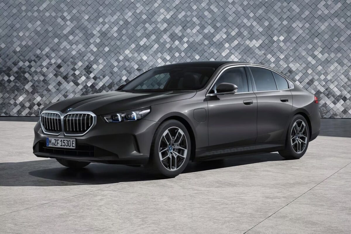 BMW unveils new 5 Series plug-in hybrid
