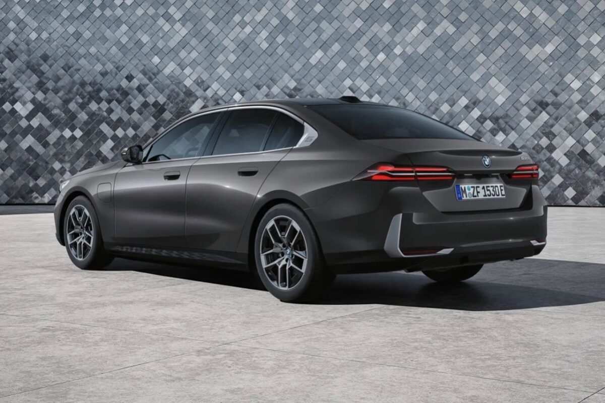 BMW unveils new 5 Series plug-in hybrid