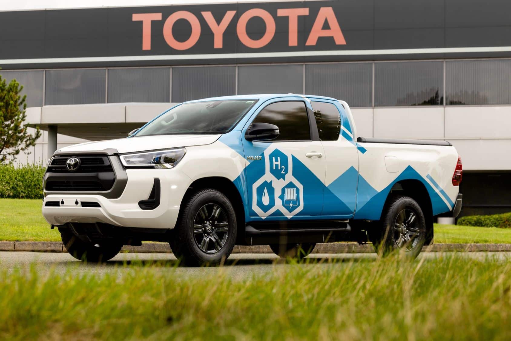 Hydrogen-Powered Hilux